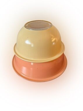 PYREX Vintage Mixing Bowls Set 323 1.5L & 322 1L Orange Yellow Nesting Bowls